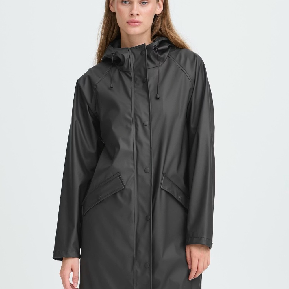 Women's Ihtazi Raincoat in Black